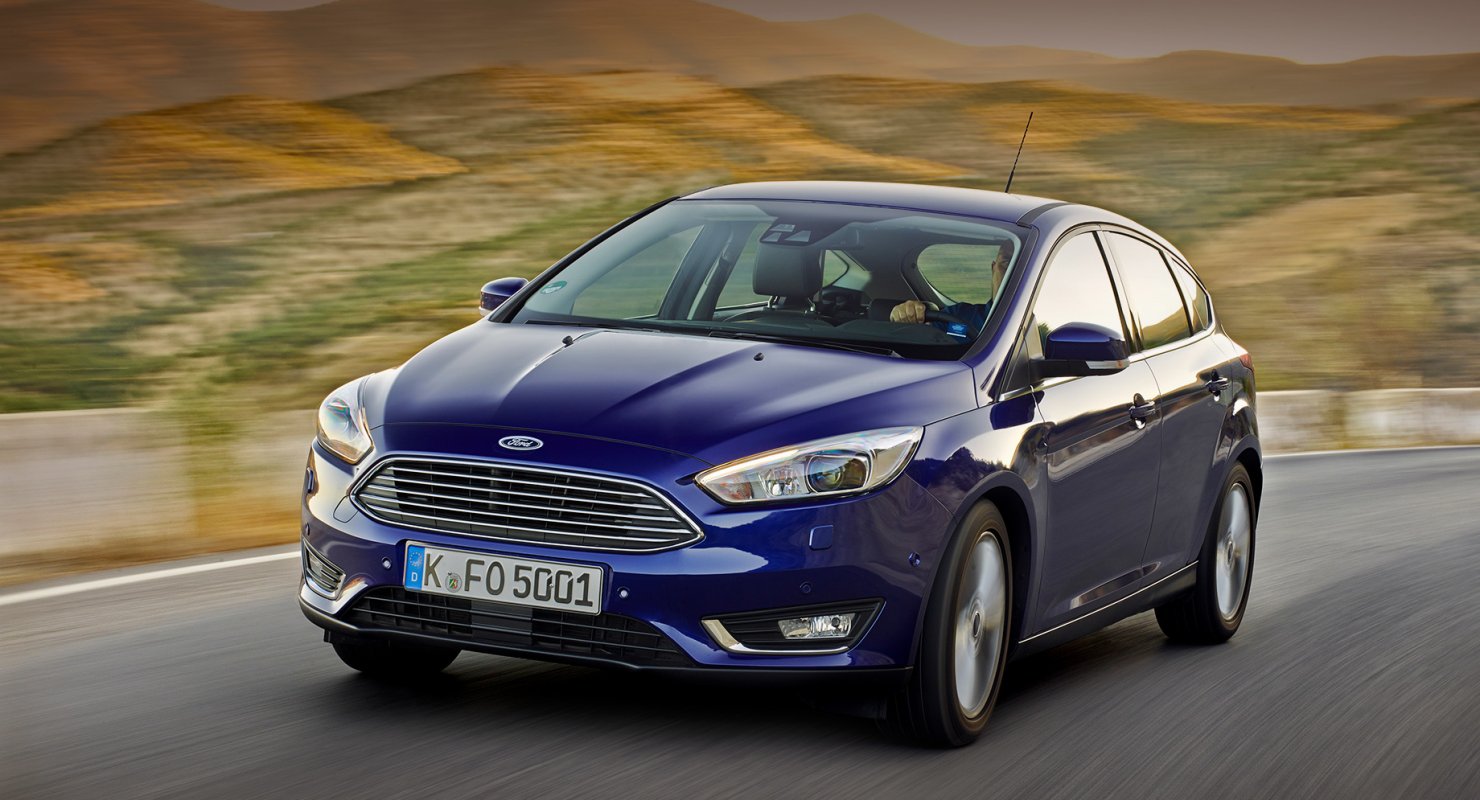 Неудачник сезона: парковка под прорвавшейся трубой