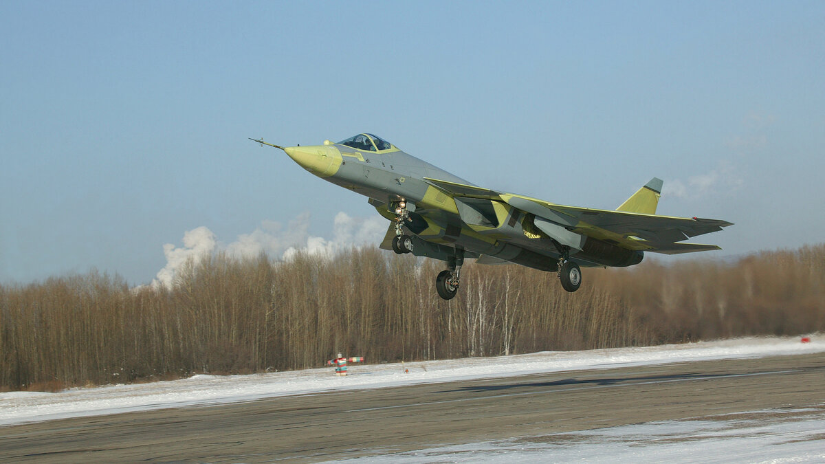 Первый полет истребителя 5-го поколения Т-50. Фото КБ Сухого