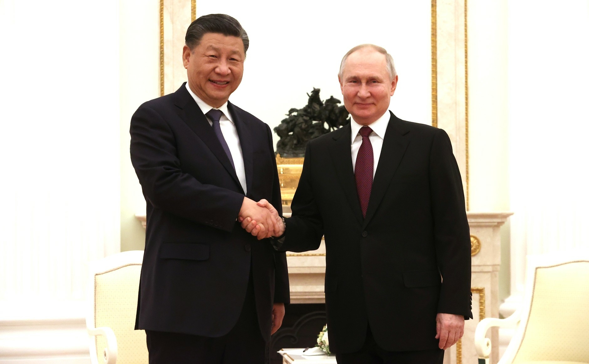 Путину устроили русский прием с пельменями и музыкой: что было на ужине с Си в Китае