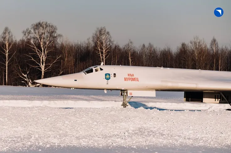 Чем так уникален "Белый лебедь"?  На днях наш президент в Казани побывал за штурвалом уникального российского стратегического бомбардировщика-ракетоносца Ту-160М.-7