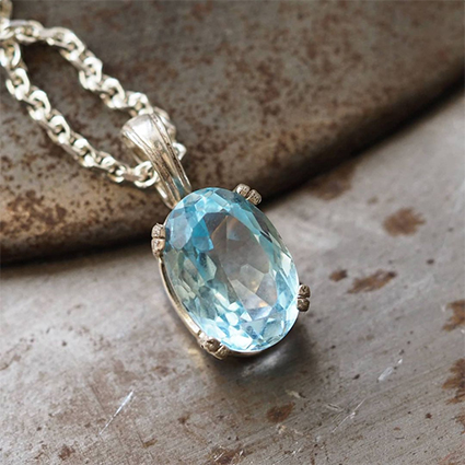 Лунный камень, дай мне сил: как найти свой талисман среди минералов и что они значат Новости моды