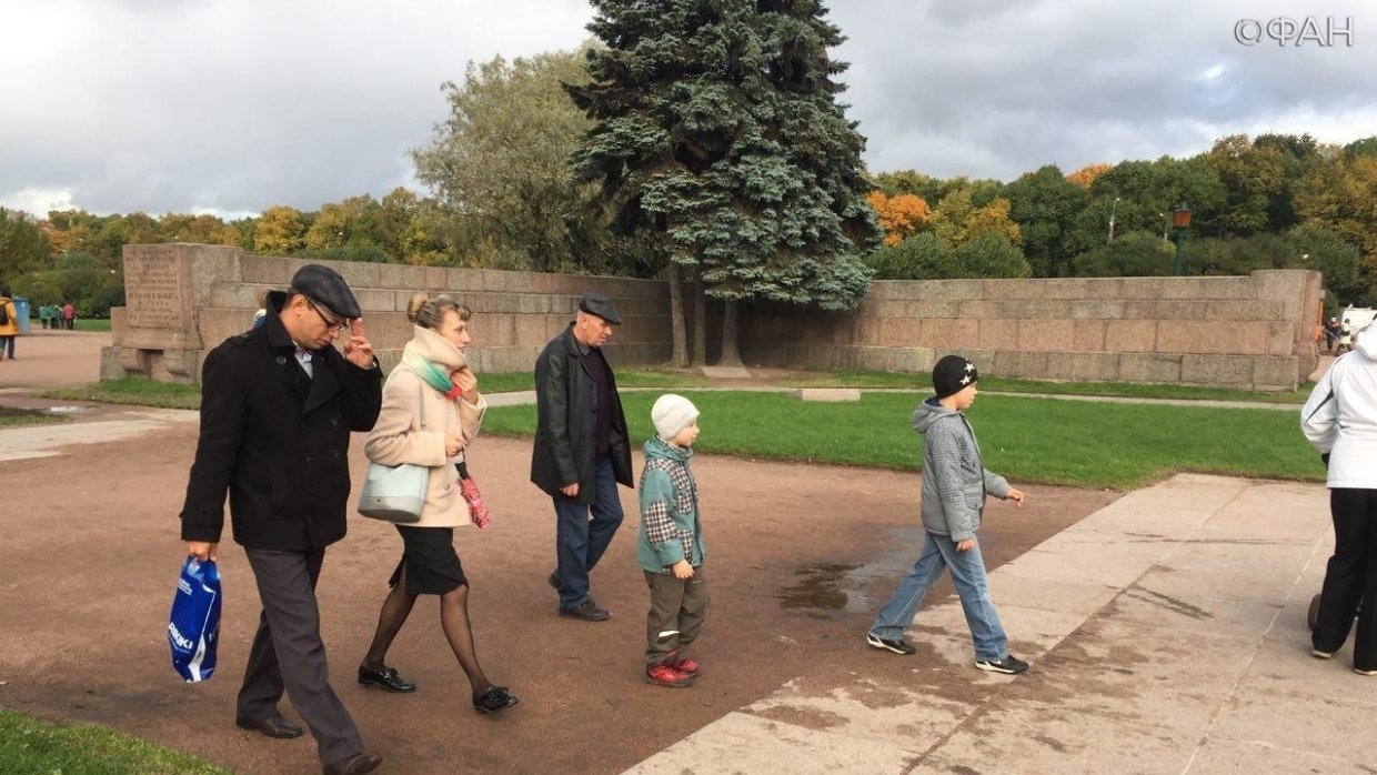 Марсово поле в Петербурге открыто для всех желающих