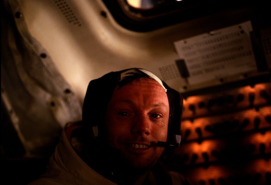 Оригинал: http://tothemoon.ser.asu.edu/data_a70/AS11/extra/AS11-37-5528.small.png