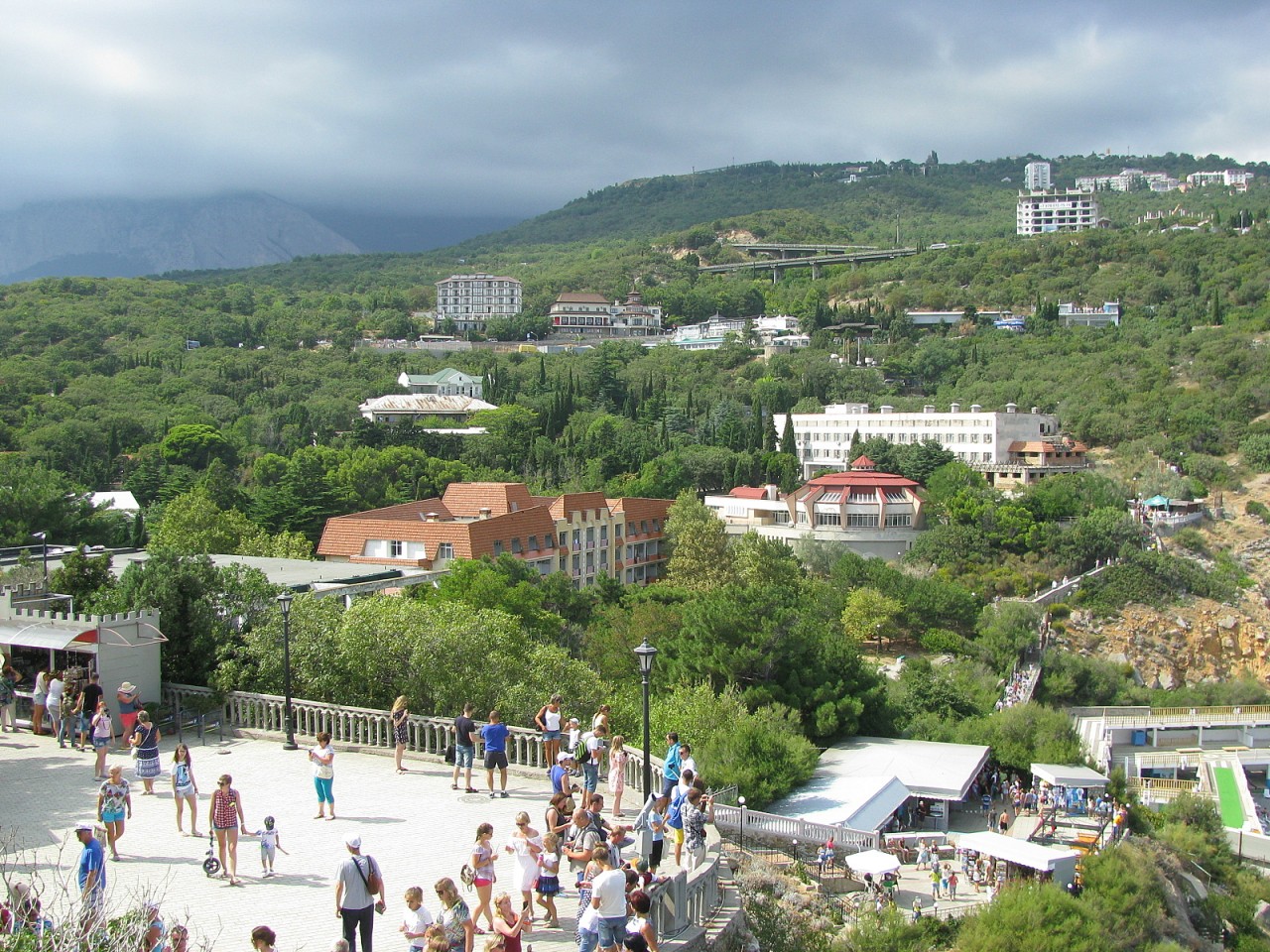 Крым 10 дней. Ялта 10.06.2021. Смотровая на солнечной тропе. Крым 10 лет назад. Крым в настоящее время.