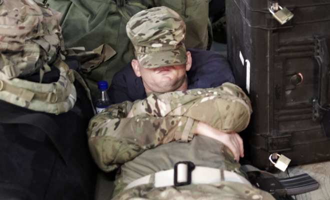 Боец спецназа показал как заснуть ровно за минуту: их учат методу 4-7-8