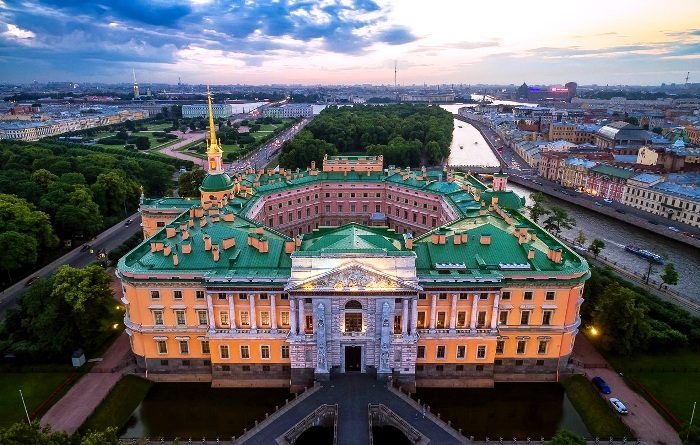 10 резиденций российских императоров, которые поражают своей роскошью 10 резиденций российских императоров, которые поражают своей роскошью