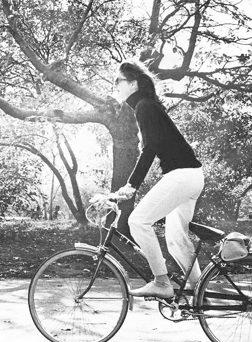 Джеки Кеннеди (Онасис) велосипеды, звезды, интересное, фото