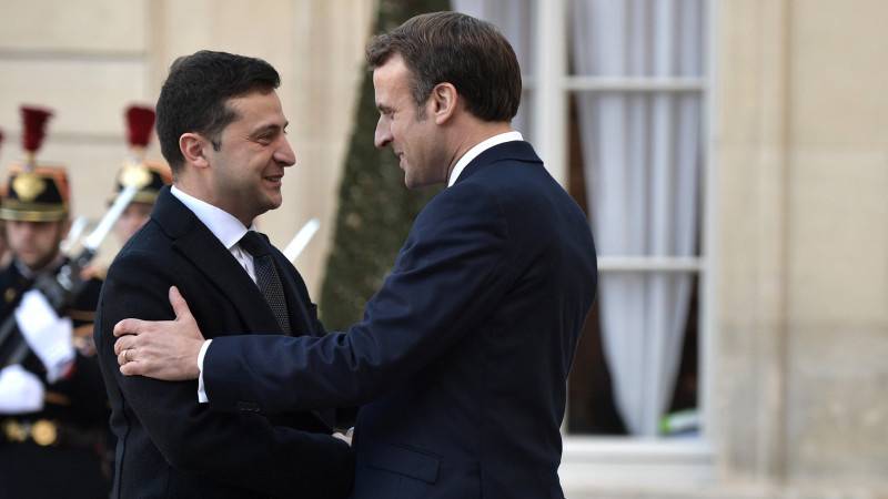 Зеленский обсудил обострение в Донбассе с Макроном
