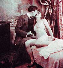В 1914-1917 г.г. почти половина городской молодежи начинала половую жизнь с визита к проститутке.