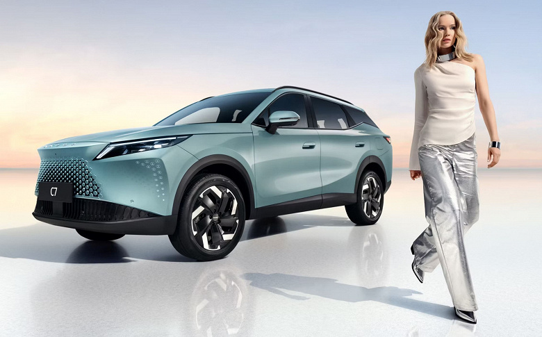  раскрыты все характеристики и комплектации кроссовера Omoda C7 для России