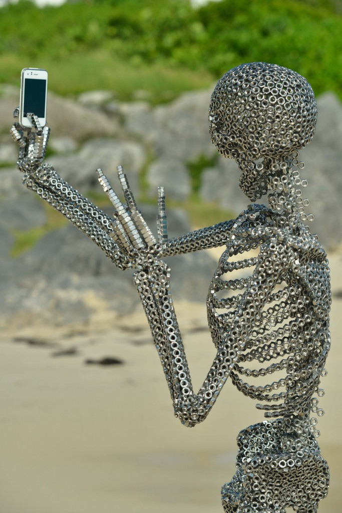 Художник Jean Martin - скульптуры из гаек Художник Jean Martin - скульптуры из гаек скульптура