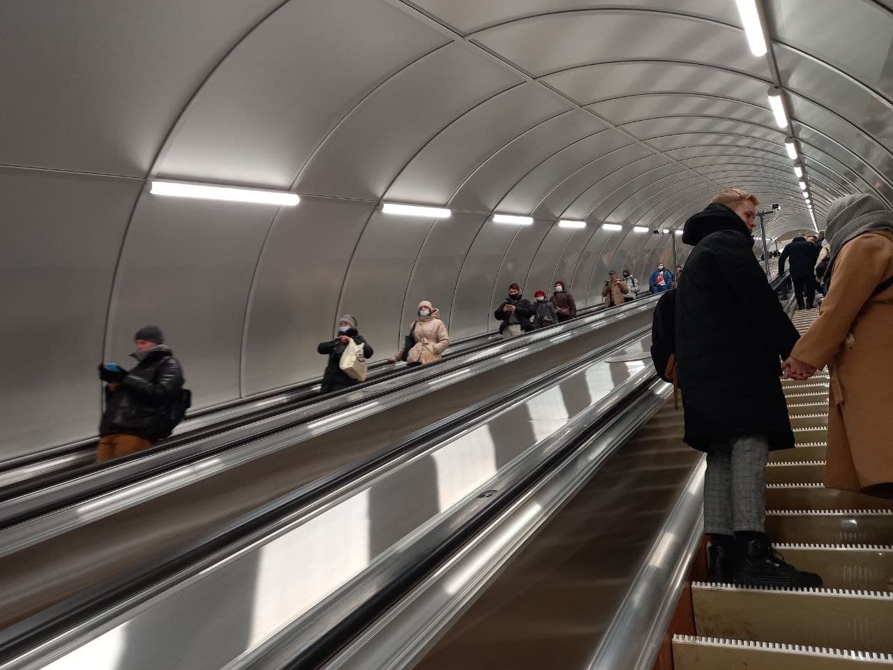 Закрытое метро в питере. Площадь Восстания метро эскалатор. Станция горный институт. Метро горный институт Санкт-Петербург. Горный институт (станция метро).