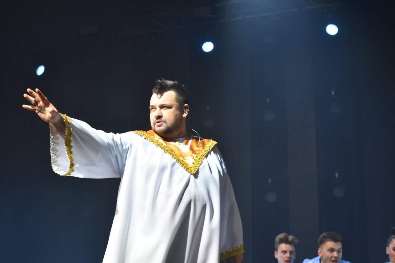 "Руки Вверх!" два дня подряд выступали для 12 тысяч петербуржцев на сцене "Ледового"