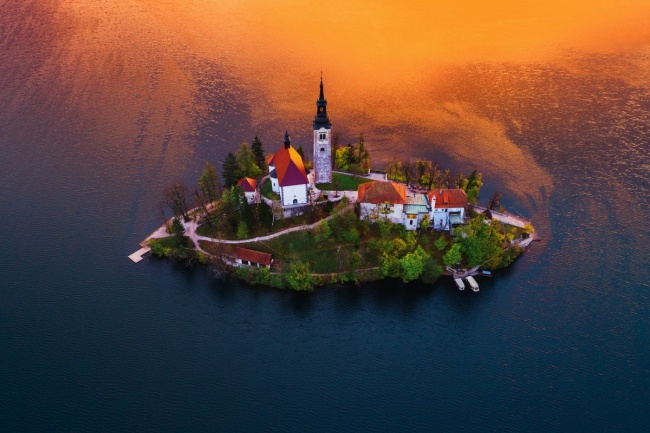 © ValentinValkov/dronestagram   Вид с воздуха на церковь Успения Пресвятой Богородицы н