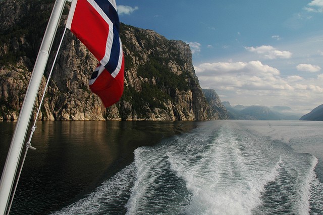 Люсе-фьорд , Норвегия авиатур