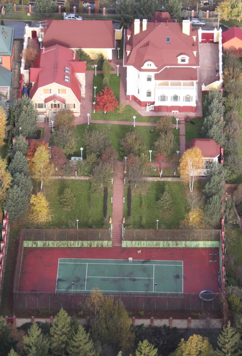 Маша Распутина борется за свой дом: бывшая жена мужа грозит продажей недвижимости