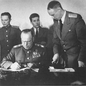 Фотобиография маршала победы Георгия Константиновича Жукова.