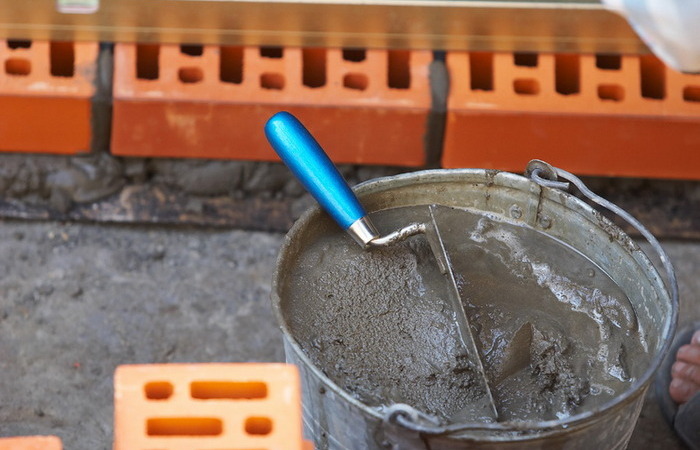 Зачем некоторые мастера добавляют шампунь в цементный раствор: прием, подсмотренный на стройке