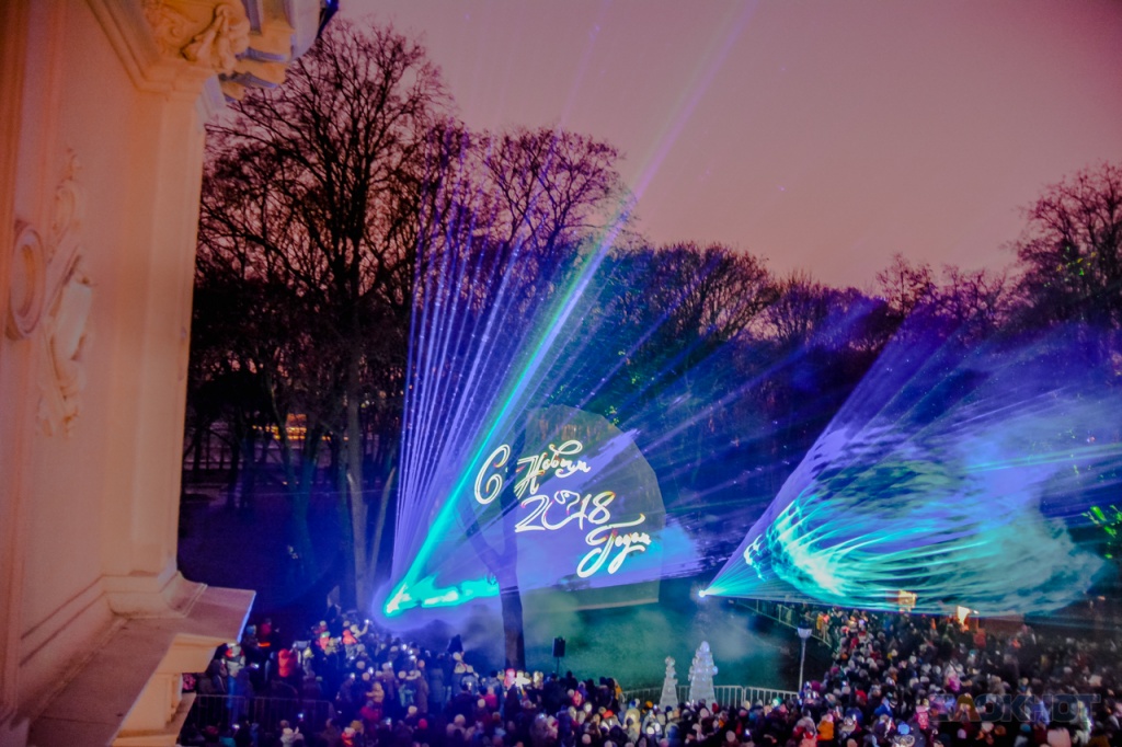 клуб лазерного боя галактика. бульвар энтузиастов лазертаг галактика тамбов. лазеры клубные красные. лазертаг в тамбове на бульваре энтузиастов. плазменная резка.