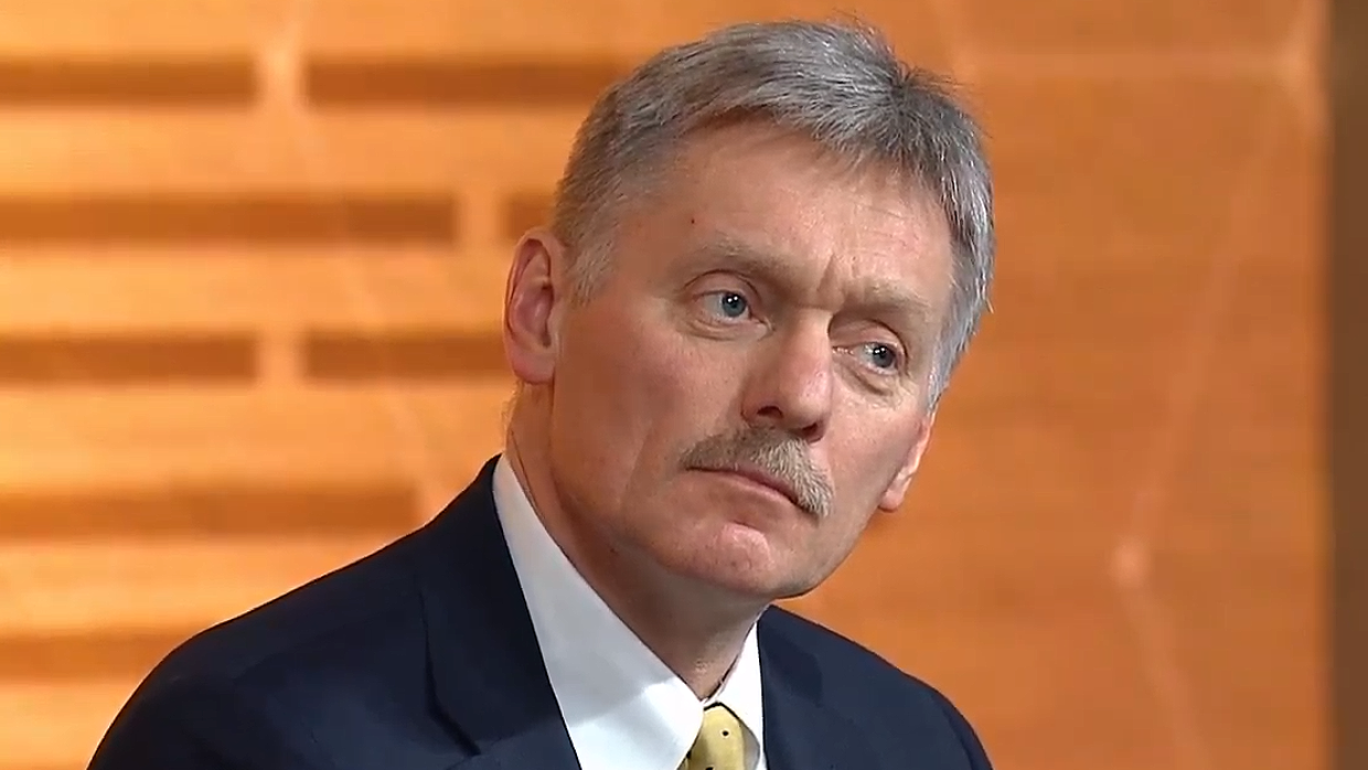 Песков связал высокую смертность в России с пандемией коронавируса