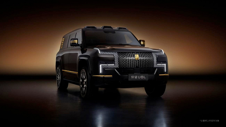 Больше Range Rover и Rolls-Royce Cullinan, пять мторов, мощность 1180 л.с., танковый разворот и плавучесть. Роскошный внедорожник BYD Yangwang U8L поступает в продажу