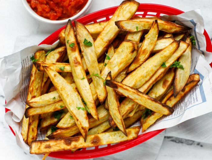Пряный картофель. \ Фото: cookinwithmima.com.