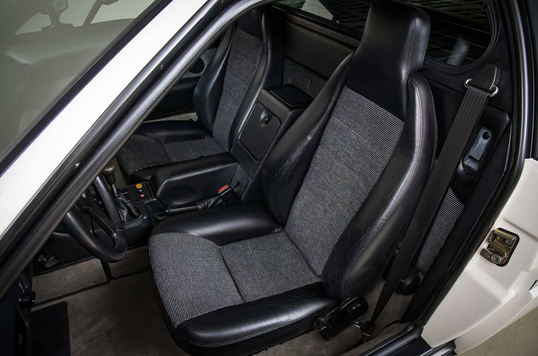 Забытый на 20 лет в гараже редчайший BMW M1 пустят с молотка Забытый на 20 лет в гараже редчайший BMW M1 пустят с молотка Новости