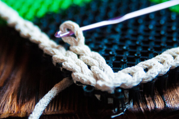 Вязание по пластику. Техника интересная и, как оказалось, простая Вязание по пластику. Техника интересная и, как оказалось, простая мастер класс