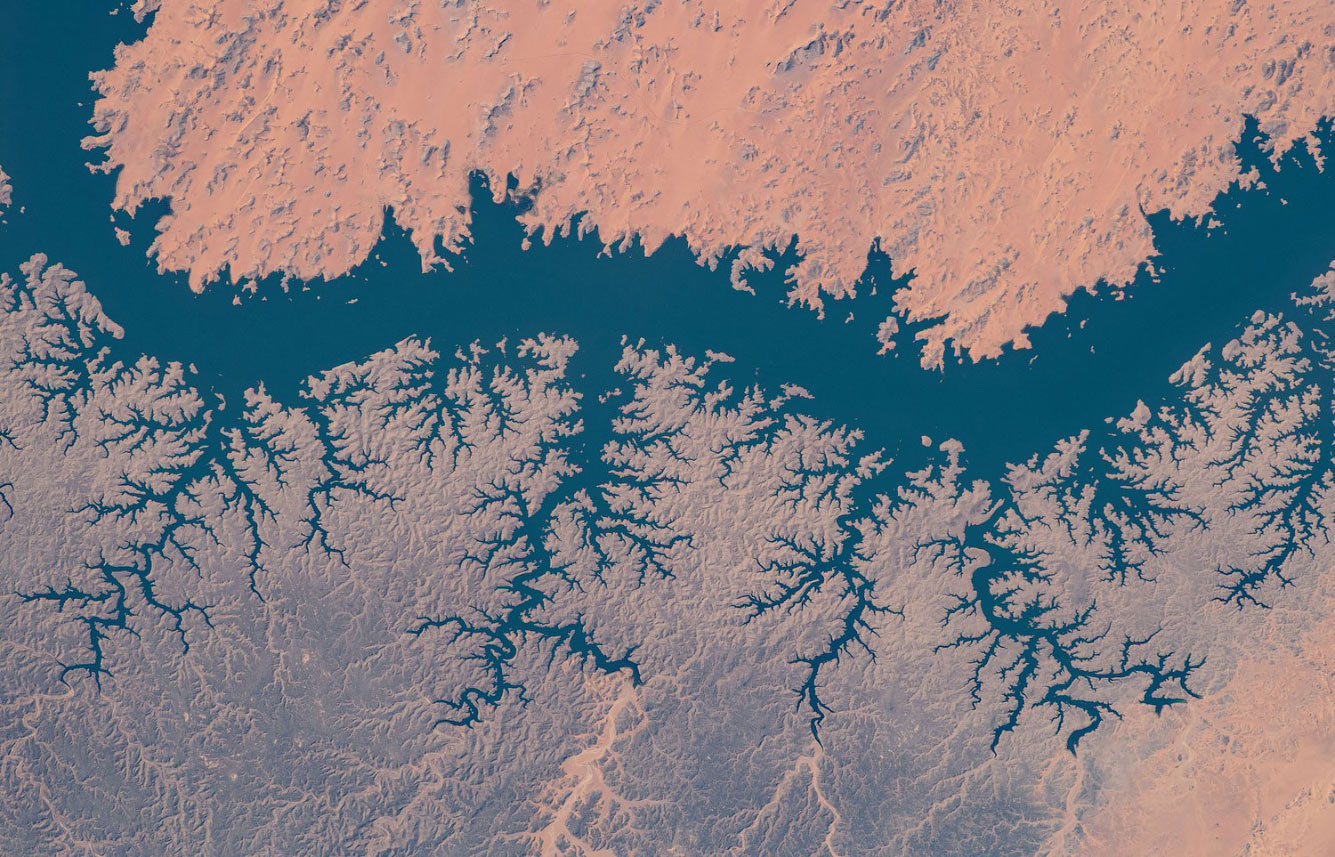 Озеро Насер