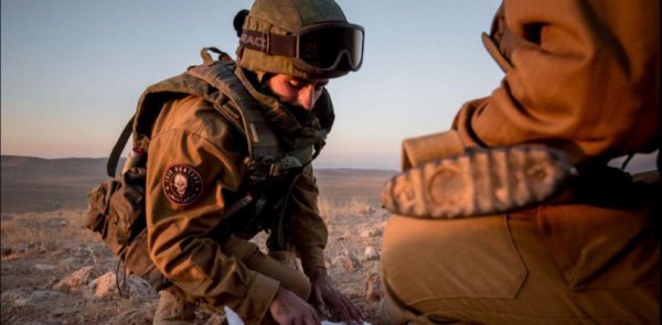 Нужны действия: армия САР застряла на Евфрате, остановив продвижение «Охотников на ИГИЛ» и ВКС РФ в Дейр эз-Зор