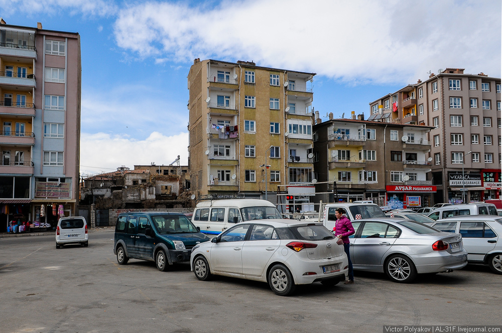 Нигде. Нигде Турция. Nigde город. Нигде фото города. Поселок нигде.