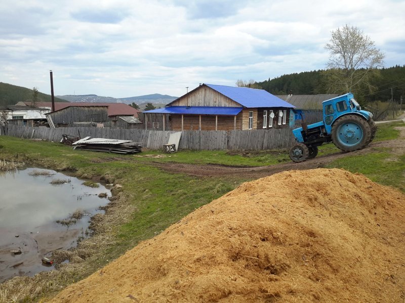 Ода советскому трактору город, красивый вид, пастораль, село, сельский пейзаж, техника, трактор, эстетика