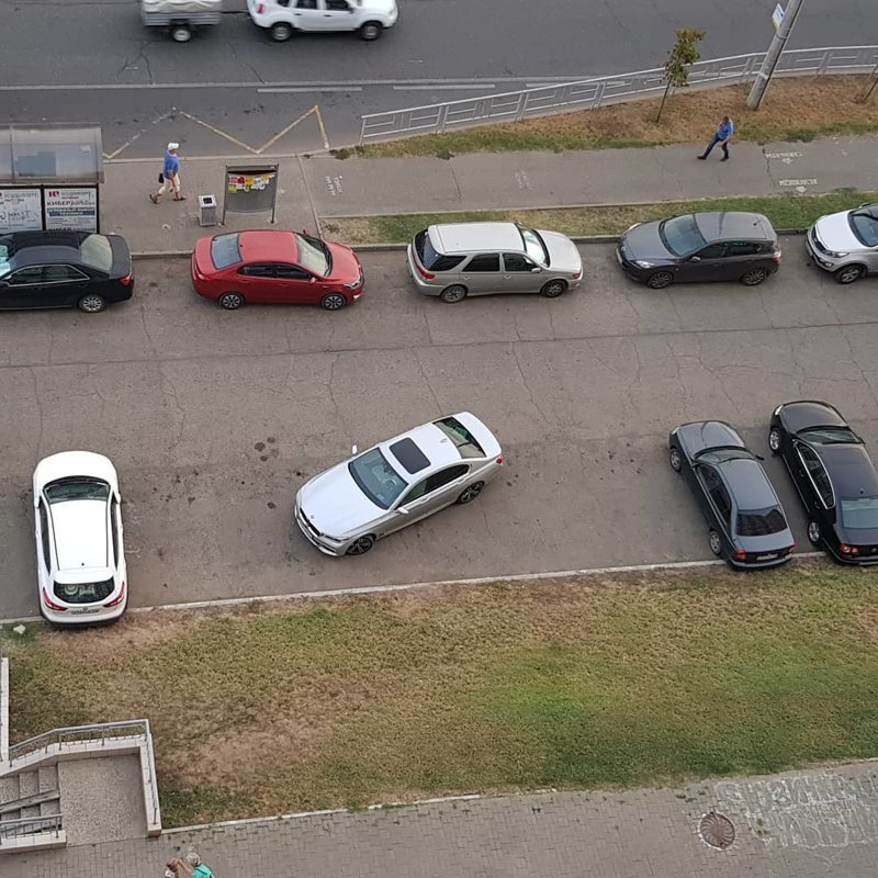 А мне вообще на всех сразу плевать А мне вообще на всех сразу плевать автомир, мне так удобно, олени, парковка, плевать на всех