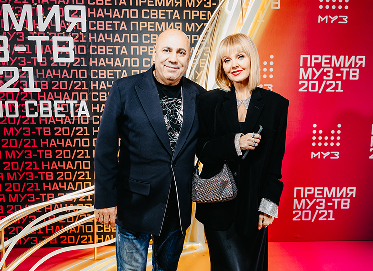 Ксения Собчак, Ольга Бузова, Светлана Лобода и другие на ужине канала МУЗ-ТВ Ксения Собчак, Ольга Бузова, Светлана Лобода и другие на ужине канала МУЗ-ТВ Звезды,Красная дорожка