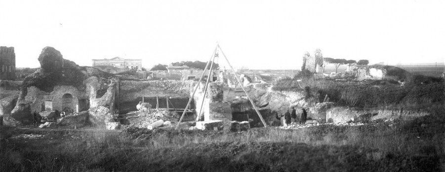 Раскопки в Ostia Antica