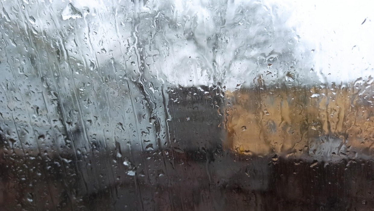 Сильный дождь оставил без электричества почти 82 тыс. жителей Ставрополья