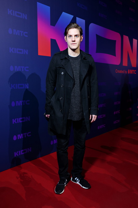 Марина Зудина и Павел Табаков, Яна Чурикова и другие на презентации онлайн-кинотеатра Звезды,Красная дорожка