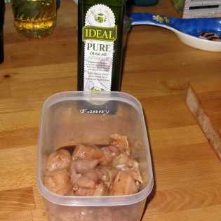 Курица тушеная по-китайски Курица тушеная по-китайски блюда из курицы,китайская кухня,кулинария,мясные блюда