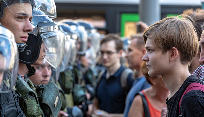 Полицейских приравняют к госсимволам: МВД собирается наказывать за клевету на сотрудников в соцсетях Полицейских приравняют к госсимволам: МВД собирается наказывать за клевету на сотрудников в соцсетях россия