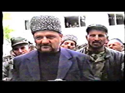 Во время первой чеченской войны муфтий Чечни Ахмат-хаджи Кадыров находился в стане ярых противников российской власти. И даже якобы объявлял России джихад.-4