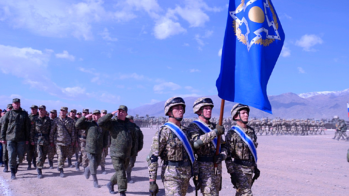 ОРГАНИЗАЦИЯ ДРУЗЕЙ, КЛАНЯЮЩИХСЯ БАЙДЕНУ: РОССИЯ СТАВИТ ОДКБ ПЕРЕД ВЫБОРОМ