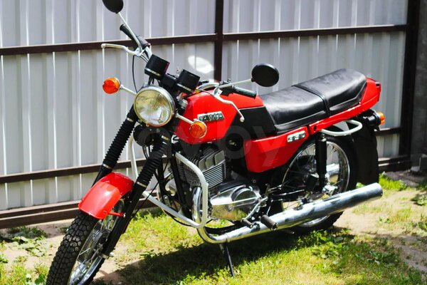 Лучше чем он в СССР не было, легендарный мотоцикл Ява 350 Лучше чем он в СССР не было, легендарный мотоцикл Ява 350 Мото