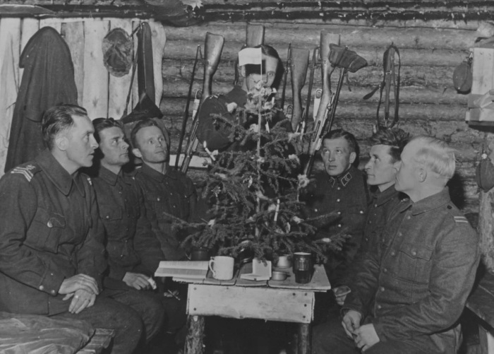 Как отмечали Новый год на фронтах Великой Отечественной, и Что было главным в новогоднюю ночь 