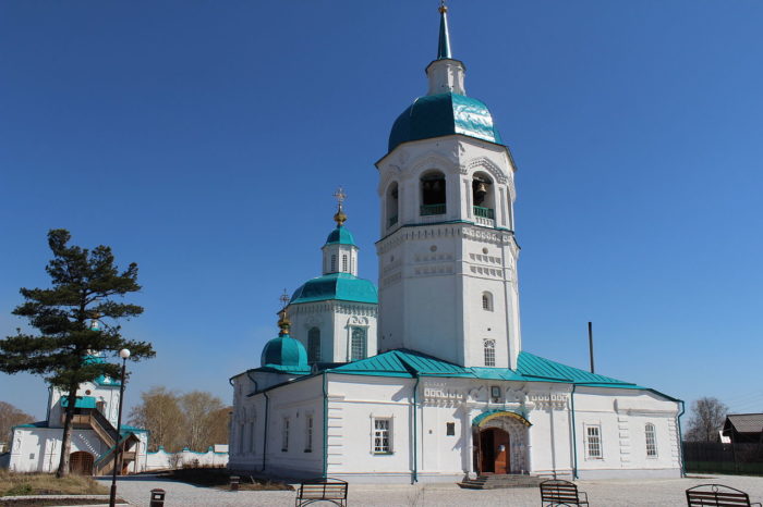 Главное сооружение Спасо-Преображенского мужского монастыря в Енисейске. Памятники архитектуры. Основное здание было построено в 1731-1756гг.