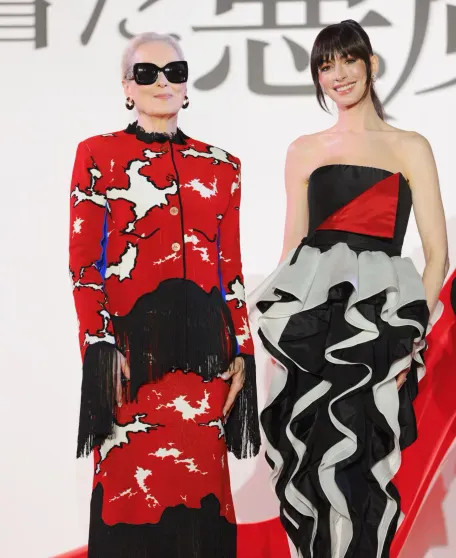 Мэрил Стрип и Энн Хэтэуэй посетили премьеру сиквела 