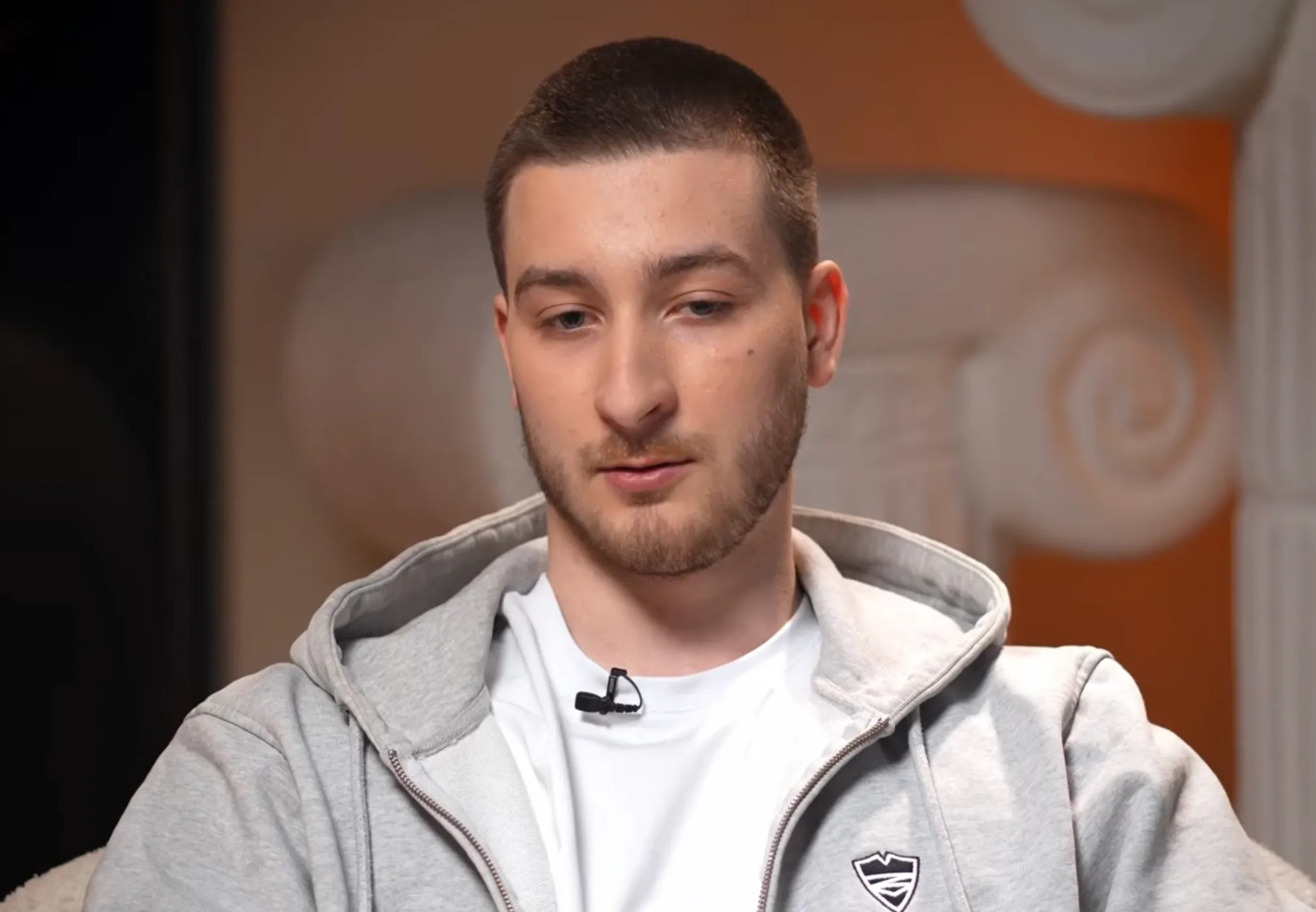 "Я не могу доверять этому человеку, поганое отношение". Старший сын Евгения Плющенко впервые рассказал об обидах на отца, отношении к его детям и Яне Рудковской