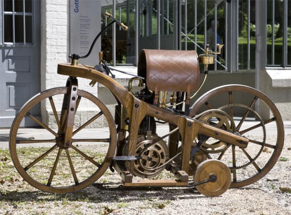 Сегодня – день рождения первого мотоцикла  Марки и модели,мотоциклы,юмор