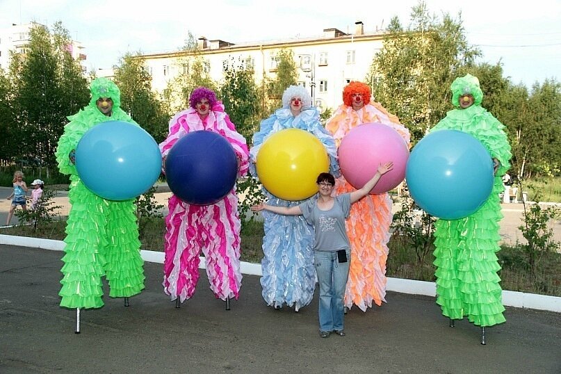 Фото с личной странички ВК Екатерины Евжаковой (в голубом костюме)