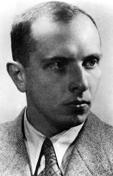 Взгляд зверя. Фотографии кровожадных убийц Взгляд зверя. Фотографии кровожадных убийц всемирная история