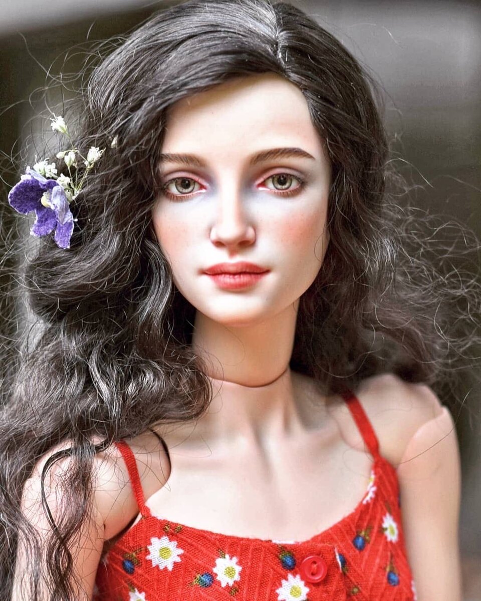  Наталья Лосева, мастерица из Новосибирска,  создает невероятно красивых реалистичных шарнирных  кукол.  Куколки небольшие, всего 36 см, очень изящные и нежные, с разным характером и настроением.-8-14